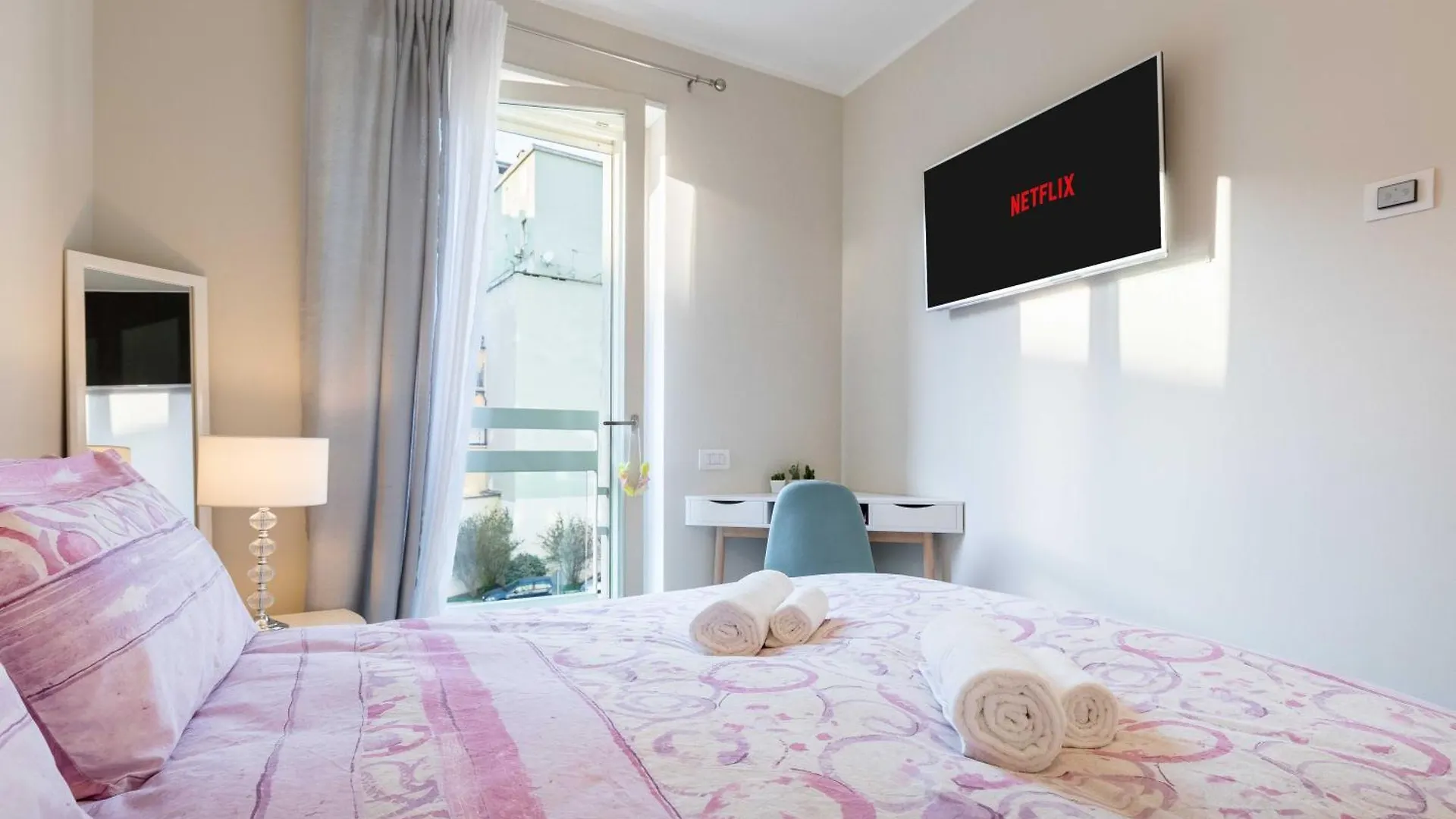 Luxury Apartment - Free Private - Parking Maestri Campionesi 16 Milan 0*,  Italy