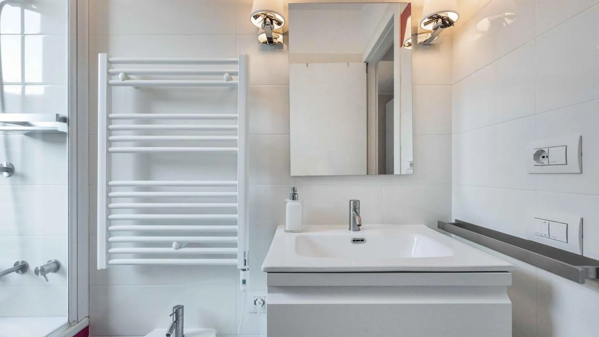 Luxury Apartment - Free Private - Parking Maestri Campionesi 16 Milan